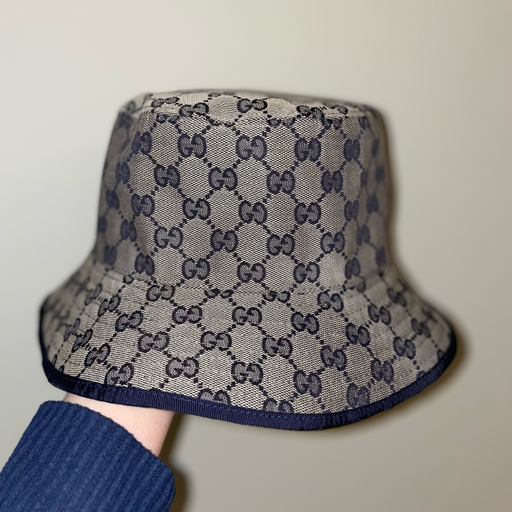 Gucci canvas, bucket hat, size medium. Made in Italy.